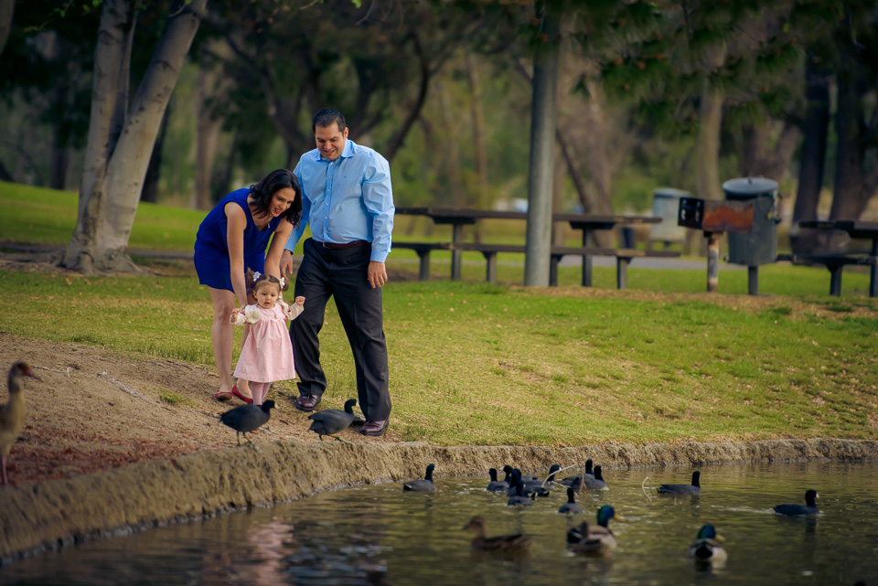 Family park. Современная семья парк. Альбина Family Park. Парк с семьей Эстетика. Семья в парке Кадр из фильма.