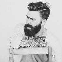 http://www.mariuszjeglinski.com/blog/wp-content/uploads/2015/08/Levi-Stocke-3-200x200.jpg